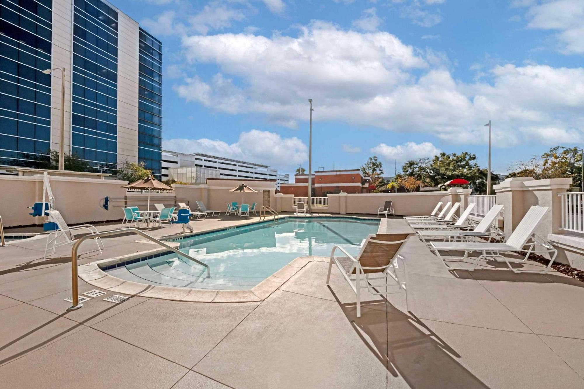Comfort Suites Downtown Orlando Bagian luar foto