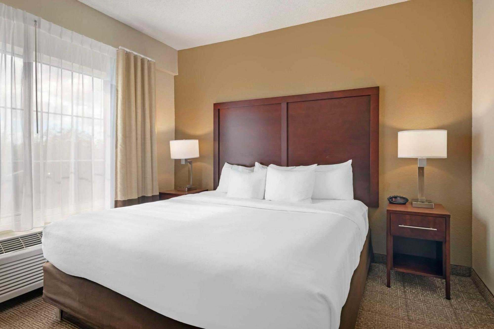 Comfort Suites Downtown Orlando Bagian luar foto