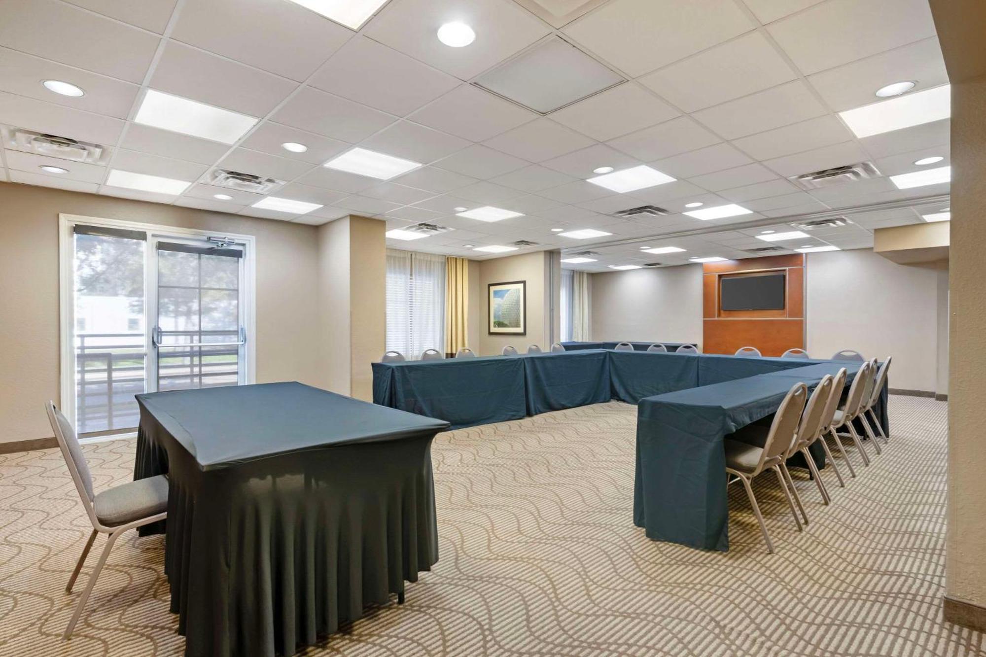 Comfort Suites Downtown Orlando Bagian luar foto